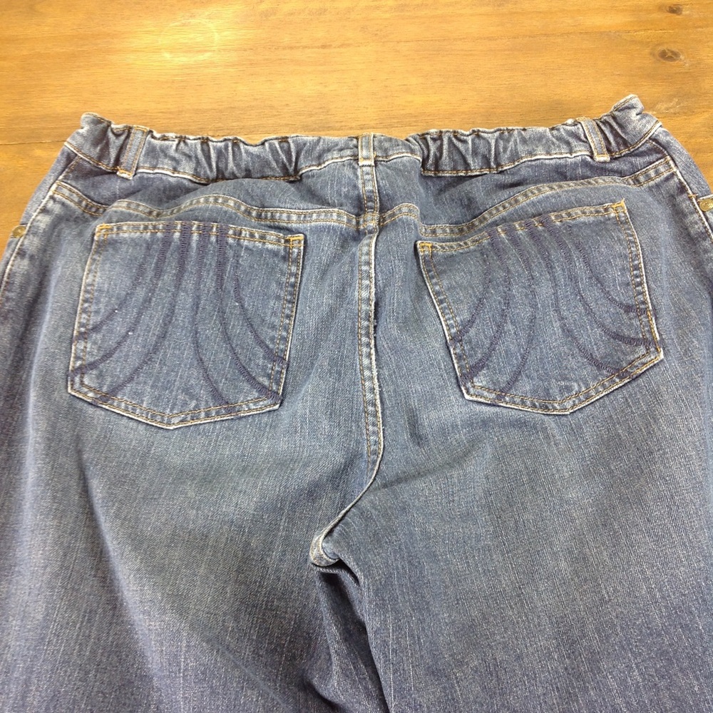 Liz Lange Elastic Waist Maternity Straight Jeans - Picture 3 of 6